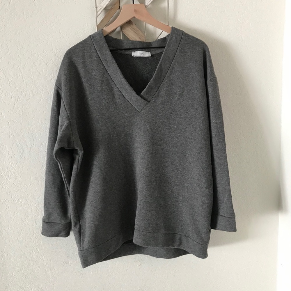 Zara w&b vneck oversized sweatshirt